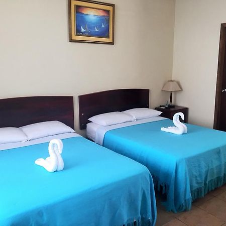 Hostal Baltra Puerto Ayora  Luaran gambar