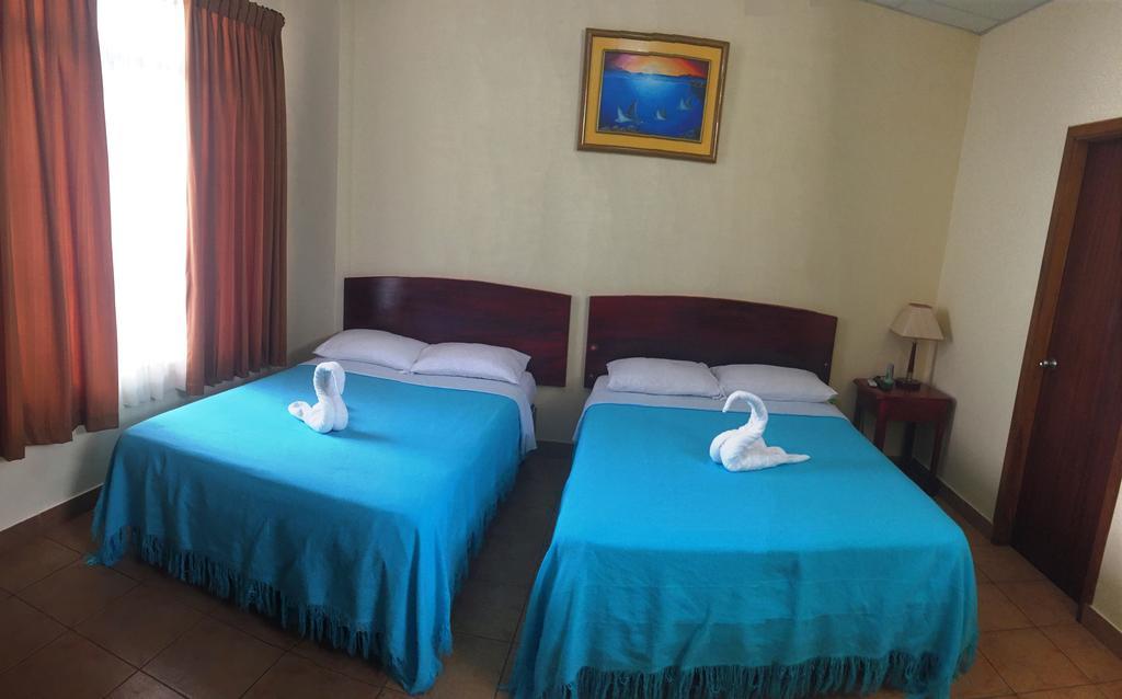 Hostal Baltra Puerto Ayora  Luaran gambar