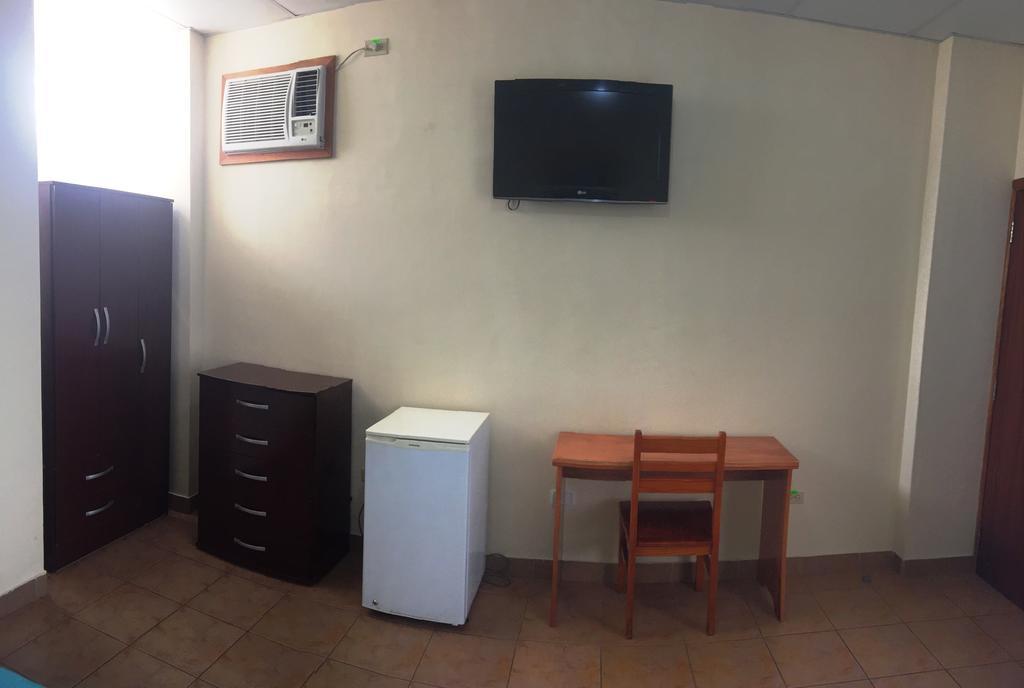 Hostal Baltra Puerto Ayora  Luaran gambar