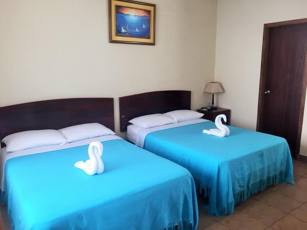 Hostal Baltra Puerto Ayora  Luaran gambar