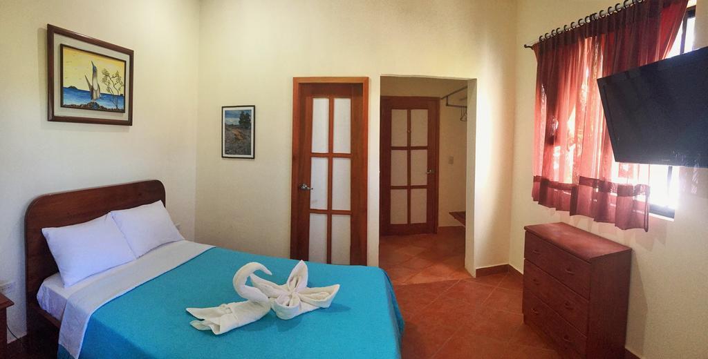Hostal Baltra Puerto Ayora  Luaran gambar