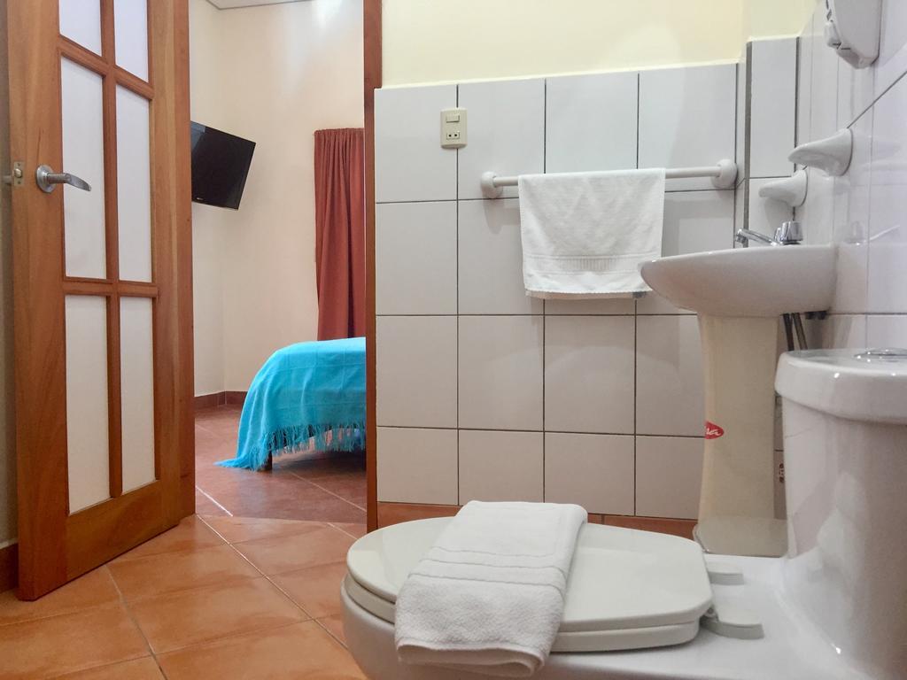 Hostal Baltra Puerto Ayora  Luaran gambar