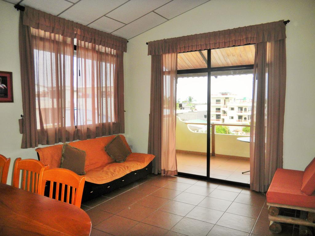 Hostal Baltra Puerto Ayora  Luaran gambar